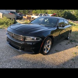 Meet your Posher, Issy